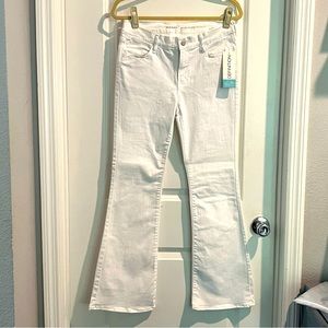 Mid-rise Micro-Flare Jean